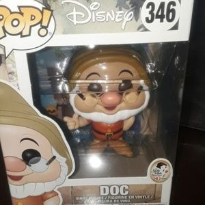 Funko pop Disney Doc